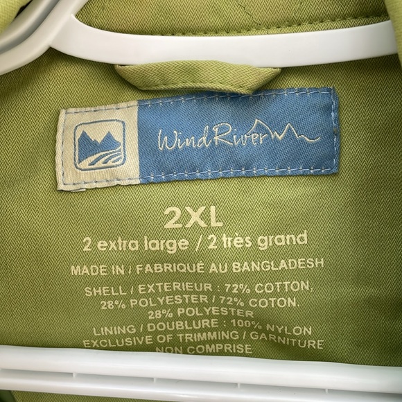 Spring jacket , with a small stain on lower right pocket - Picture 3 of 6